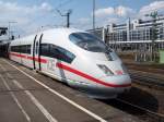 Ein Zug der BR403 steht am 12.04.2004 im Stuttgarter Hauptbahnhof.