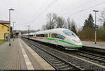 403 515-0 (Tz 315  Singen (Hohentwiel) ) hat beim Halt im Bahnhof Altenbeken auf Gleis 22 fast 60 Minuten mehr auf der Uhr.

🧰 DB Fernverkehr
🚝 ICE 1223  Westfalen  (Linie 41) Darmstadt Hbf–München Hbf [+55]
🕓 16.2.2022 | 12:01 Uhr