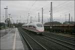 403 010  Wolfsburg  und 403 025  Ravensburg  fahren als InterCityExpress 614, von Mnchen Hauptbahnhof nach Dortmund Hauptbahnhof, am Haltepunkt Bochum-Ehrenfeld dem Ziel entgegen.