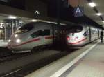 Ein ICE 3 (ET 406) (Paris-Frankfurt) verlsst links im Bild Mannheim Hbf, whrend der ICE 3 rechts Im Bild (ET 403) (Dortmund - Basel SBB) noch auf den Anschluss-ICE aus Richtung Kassel wartet.