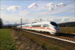 ICE 817 auf der Strecke von Kln nach Rhein/Main. 
Weilbach 01.04.2010