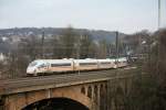 Der 403 012 (Montabaur) fuhr am 09.01.2011 ber das Sonnborner Viadukt in Wuppertal.