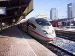 BR 403 (ICE 3) steht in Dortmund Hbf bereit und wartet auf Fahrgste in Richtung Basel SBB.