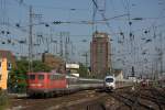 Die 115 114-1 fuhr am 12.06.2011 mit dem Pbz 2476 im Klner Hbf ein.