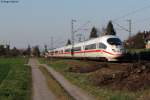 403 033-4  Esslingen am Neckar  als ICE 209 bei Blankenloch. Aufgenommen am 21.03.2012. Interessanterweise hatte der Triebzug den vorderen Stromabnehmer oben.