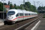 403 030-0 als ICE 825 nach Mnchen bei der Einfahrt in Recklinghausen 23.6.2012