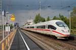 Nachschuss auf 403 012-8  Montabaur  und 403 002-9  Hansestadt Lübeck), als diese durch den Bahnhof von Müllheim (Baden) als ICE 102 (Basel SBB - Dortmund Hbf) fuhren.