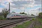 Am 18.04.2015 fuhr 403 051-6  Herford  zusammen mit 403 011-0  Wiesbaden  durch den Bahnhof von Müllheim (Baden) in Richtung Norden.