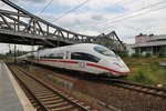 403 030-0  Göttingen  und 403 024-3  Fürth  werden am 31.7.2016 als ICE846 von Berlin Gesundbrunnen nach Köln Hauptbahnhof bereitgestellt.