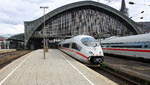 Ein ICE3 verlässt den Kölner-Hbf in Richtung Köln-Bahnwerk.