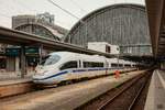 ICE 406 001  Europa  in Frankfurt Hbf, August 2020.