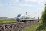 Am Nachmittag des 20.04.2020 fuhr der 406 501-7 (4601)  Europa/Europe  nördlich von Hügelheim über die KBS 702 durchs Markgräflerland als ICE 104 (Basel Bad Bf - Amsterdam