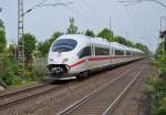 Ein ICE3 (BR 406) im Bahnhof Voerde am 15.04.2010