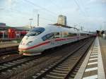 Bei Abenddmmerung verlsst 406 085 (Schwbisch Hall) als ICE 9550 Frankfurt (Main) - Saarbrcken am 12.07.2011 Kaiserslautern Hbf