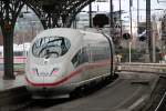 Nachschuss auf ICE Triebzug 4653 bei der Ausfahrt aus dem kölner Hbf am 21.12.13