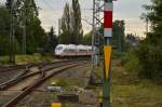 Der ICE Düsseldorf verlässt den Rheydter Hbf in Richtung Köln.