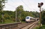 Der ICE Frankfurt - Bruxelles-Midi nähert sich dem Aachener Hbf, hier bildlich festgehalten am 29/08/2015 vom Bahnsteig in Eilendorf.