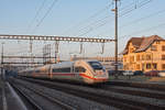 ICE 4 0812 028-0 durchfährt den Bahnhof Rupperswil.