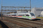 ICE 4 5812 031-3 durchfährt den Bahnhof Rupperswil.