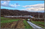 411 018-5  Plauen  rollt am 26.11.2017 durch das Saaletal bei Döbritschen.