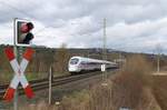 11.02.2014, Als die ICE noch auf der Frankenwaldbahn verkehrten: ICE 1509 Stralsund - Berlin - München Hbf hat bei Oberlangenstadt soeben die Rodachbrücke passiert und fährt weiter in