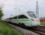 411 501-0 als ICE 1676(Hannover-Stralsund)bei der Einfahrt im Rostocker Hbf.09.05.2020