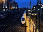 ICE BR 411 bei der Einfahrt in den Hamburger Hauptbahnhof am 06.02.22.