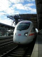 mein lieblings ice.ein t im erfurter hbf,am 09.02.2008. dieser ice ist noch ohnen namen unterwegs, und fuhr an diesem tag als ice 1547 nach dresen hbf