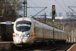 Mit den letzten Sonnenstrahlen des Tages verlsst ICE 1556 Erfurt mit Ziel Wiesbaden.04.03.2010