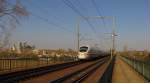 DB 411 018-5  Plauen/Vogtland  + 415 006-6  Kassel  als ICE 1655 von Wiesbaden Hbf nach Dresden Hbf, auf der Kaiserbrcke in Mainz; 28.03.2011