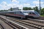 BERLIN, 27.05.2012, zwei ICE beim S-Bahnhof Greifswalder Straße