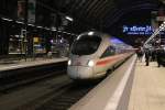 401 018-5 (93 80 5411 018-5 D-DB) bei der Ankunft in Frankfurt (Main) Hbf.