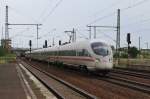 Hier 411 026-8  Leipzig  als Leerzug, bei der Durchfahrt am 28.6.2013 durch Berlin Schnefeld Flughafen, in Richtung Genshagener Heide.