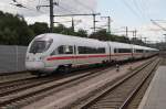 Hier 411 066-4  Bingen am Rhein  und 415 024-9  Hansestadt Rostock  als ICE1548 von Dresden Hbf. nach Frankfurt(Main) Flughafen Fernbahnhof, bei der Ausfahrt am 19.8.2014 aus Erfurt Hbf. 