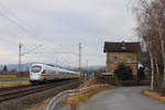 411 054-0  Sonneberg  in Oberlangenstadt am 19.12.2016.