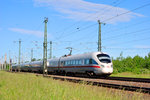 ICE 1553 von Eisenach Hbf über Leipzig Hbf nach Dresden Hbf, kurz hinter Leipzig-Engelsdorf.