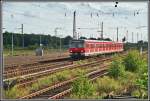 Der Essner 420 347 rollt als S9 von Wuppertal �ber Wuppertal-Vohwinkel in den Endbahnhof Haltern am See ein.
