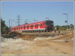 Die Linie S3 fuhr am 01.05.2007 mit 420 333 aus der im Umbau befindlichen Station Eschborn S�d in Fahrtrichtung Darmstadt.