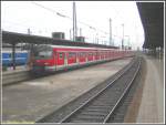 Ein Kurzpendel von Frankfurt am Main-Flughafen kommend am 13.05.2007 mit 420 316 und 420 301 bei der Einfahrt in den Hauptbahnhof Frankfurt am Main.