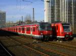 BR 420 , neben BR 425 im Essener Hbf.abgestellt.(10.02.2008)