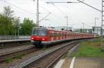 420er in Stuttgart-Feuerbach (10): Als S4 mit dem Ziel  Schwabstrae  konnte ich am 8.5.2010 den Plochinger 420 957-3 in Stuttgart-Feuerbach aufnehmen.