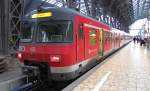 DB S-Bahn Rhein-Main 420 360-0 (94 80 0420360-0 D-DB) als S 36244 (S2) nach Hofheim (Taunus), in Frankfurt (M) Hbf; 22.12.2010