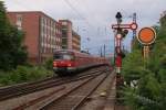 420 401-3 + 420 438-5 als S8 nach Offenbach Ost in Rsselsheim am 06.08.2011