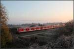 Ein kalter Novembermorgen im Remstal - 

Ein S-Bahnzug der Baureihe 420 auf der Fahrt von Schorndorf über Stuttgart nach Filderstadt. Hier zwischen Weinstadt-Endersbach und Kernen-Rommelshausen. 

19.11.2011 (M)