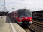 420 305-5 steht am 29.04.13 als S9 in Hanau Hbf 