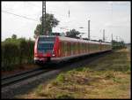 422 040 mit 422 070 als S1 bei der Einfahrt in den S-Bahn Bahnhof Dsseldorf Angermund