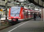 422 527-2 in Duisburg Hbf (25.07.11)