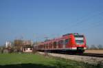 423 067 und 423 227 mit einer S-Bahn zum Ostbahnhof vor Oberschleiheim (11.04.2007)