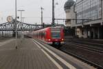 Am 10.11.2017 erreicht eine S3 aus Bad Soden ihren Endbahnhof Darmstadt.