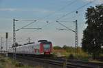 Nachschuß auf einen nach Bergisch Gladbach fahrenden S11 der hier mit zwei Ballons im Rennen zusein scheint.